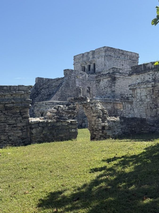 The El Castillo ruins at Tulum